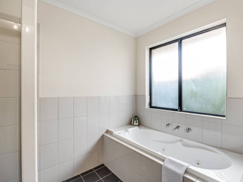 13 Osborne Street, EVANSTON GARDENS, SA 5116 AUS