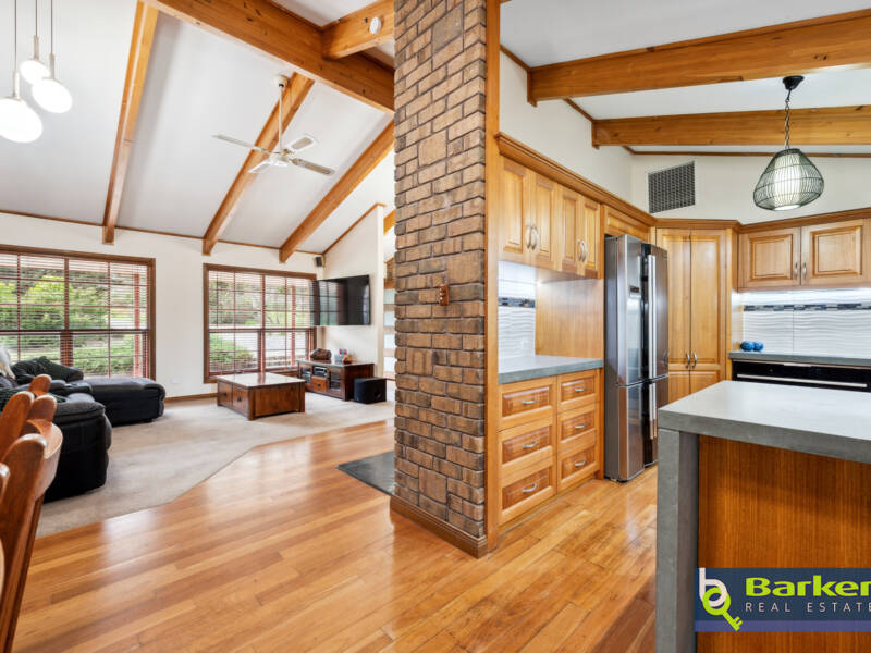 34 Austin Crescent, COCKATOO VALLEY, SA 5351 AUS