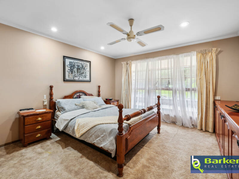 34 Austin Crescent, COCKATOO VALLEY, SA 5351 AUS