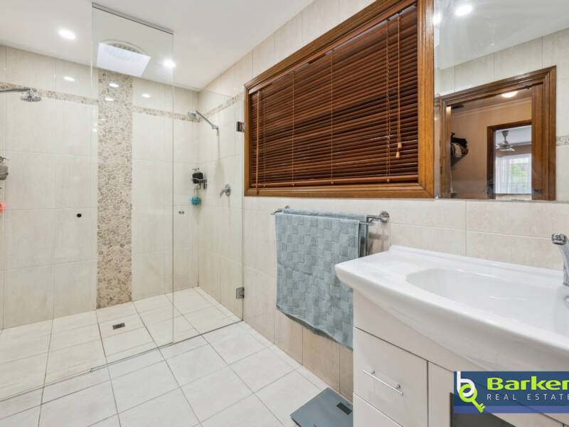 34 Austin Crescent, COCKATOO VALLEY, SA 5351 AUS