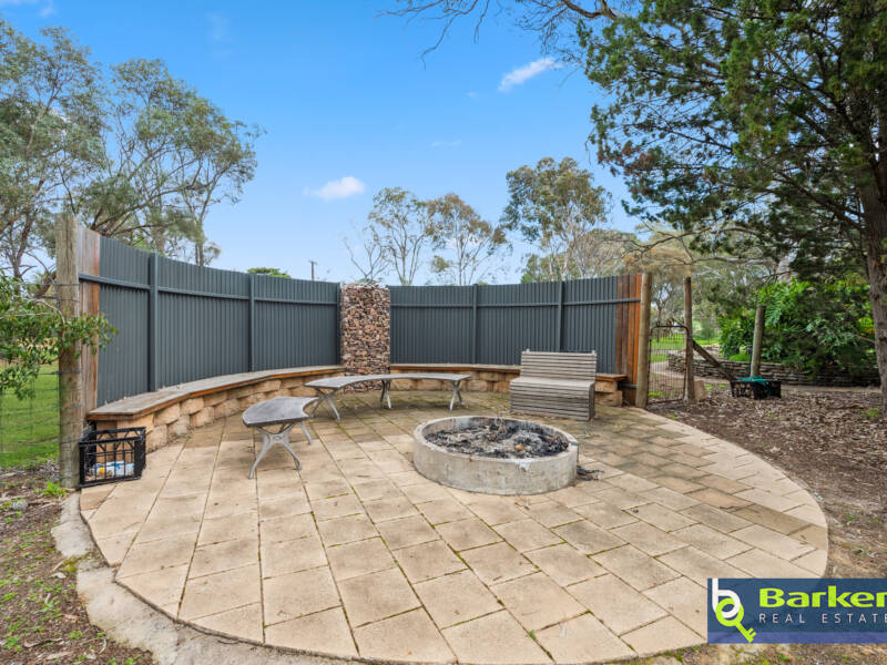 34 Austin Crescent, COCKATOO VALLEY, SA 5351 AUS