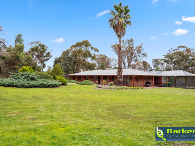34 Austin Crescent, COCKATOO VALLEY, SA 5351 AUS