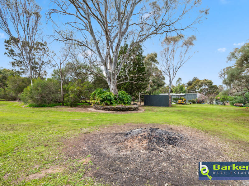 34 Austin Crescent, COCKATOO VALLEY, SA 5351 AUS