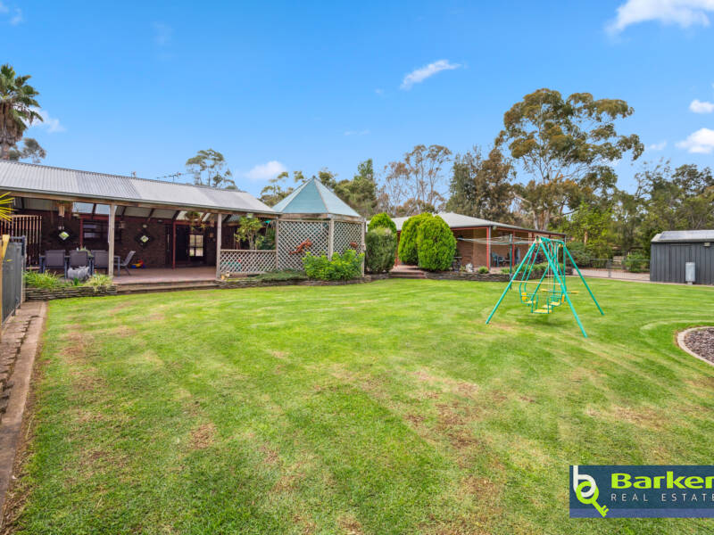 34 Austin Crescent, COCKATOO VALLEY, SA 5351 AUS