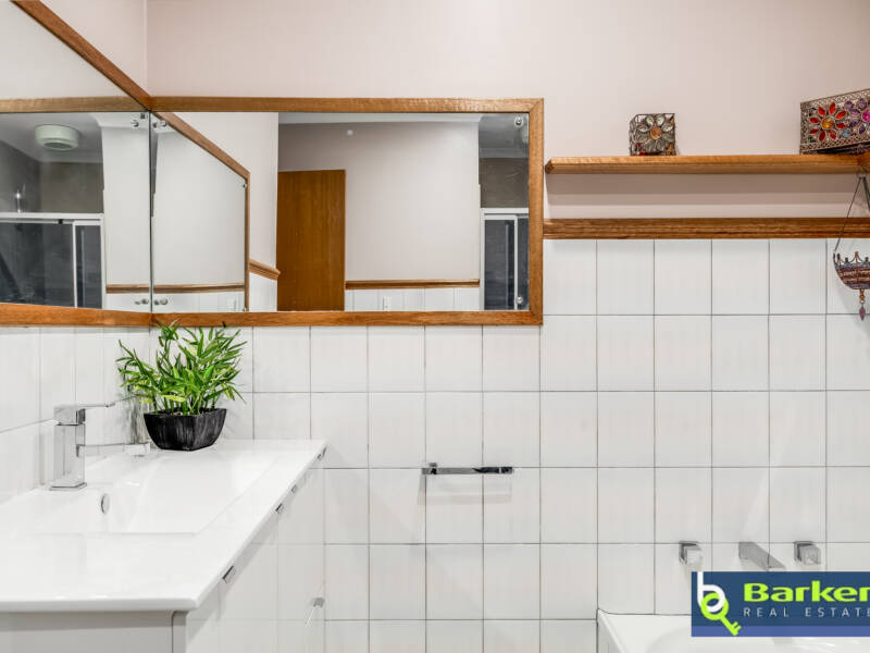 34 Austin Crescent, COCKATOO VALLEY, SA 5351 AUS