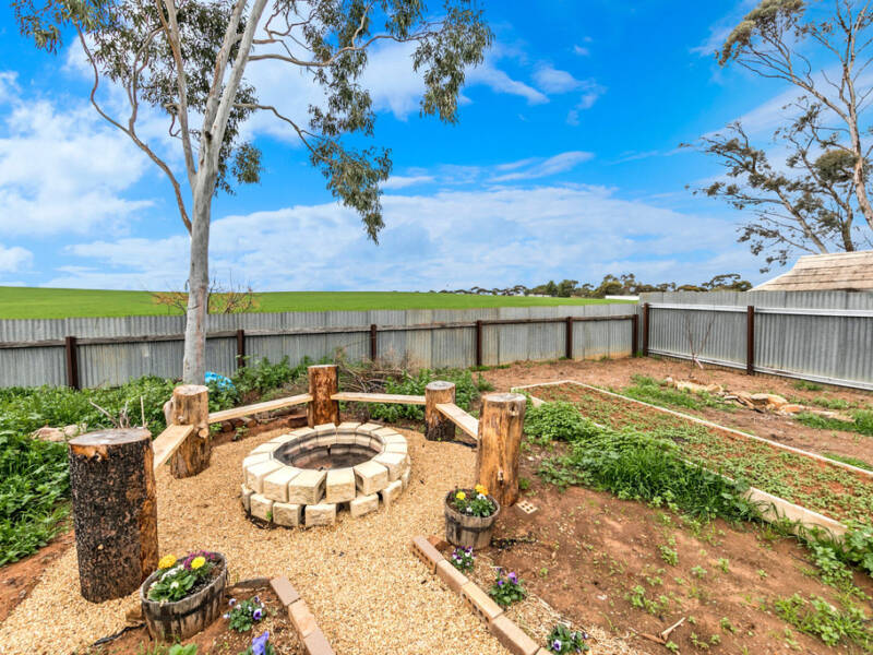 16 Baker Road, HAMLEY BRIDGE, SA 5401