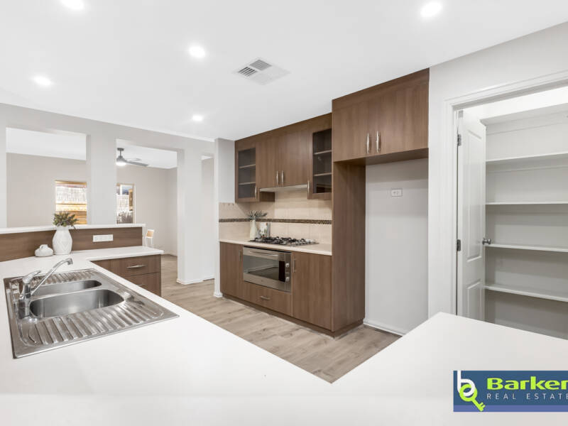 27 Quantock Crescent, CRAIGMORE, SA 5114 AUS