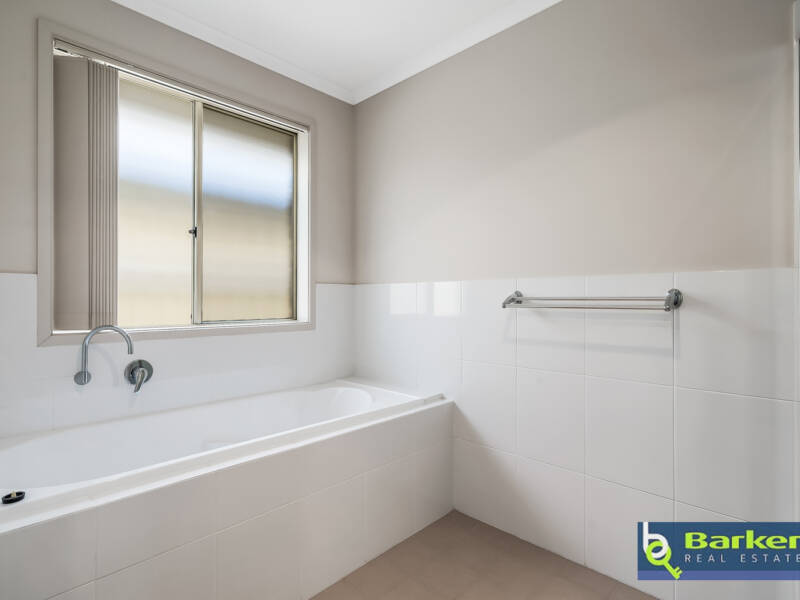 8A Dyson Street, EVANSTON, SA 5116 AUS