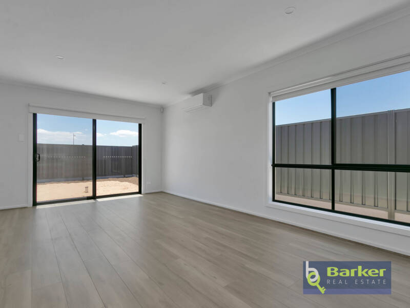 12 Verdale Crescent, MUNNO PARA DOWNS, SA 5115 AUS