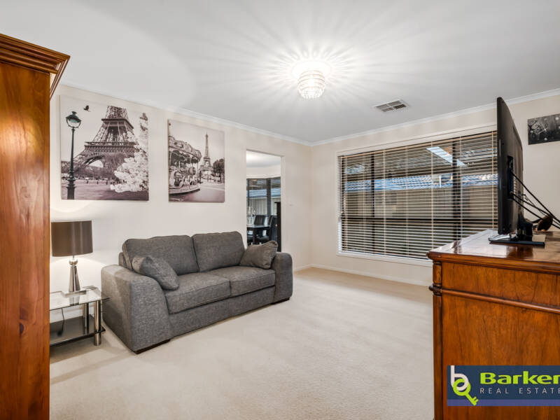 4 Curnow Court, EVANSTON PARK, SA 5116 AUS