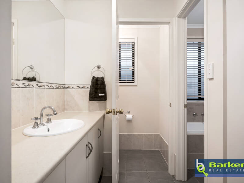 4 Curnow Court, EVANSTON PARK, SA 5116 AUS