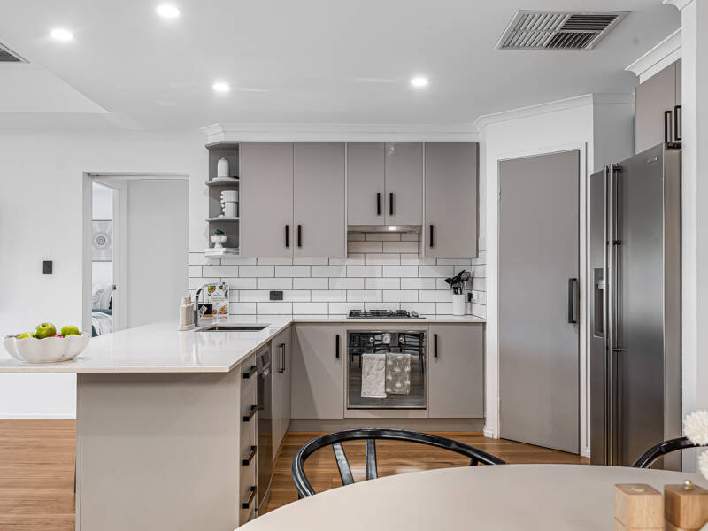 8 Sambell Court, EVANSTON PARK, SA 5116 AUS