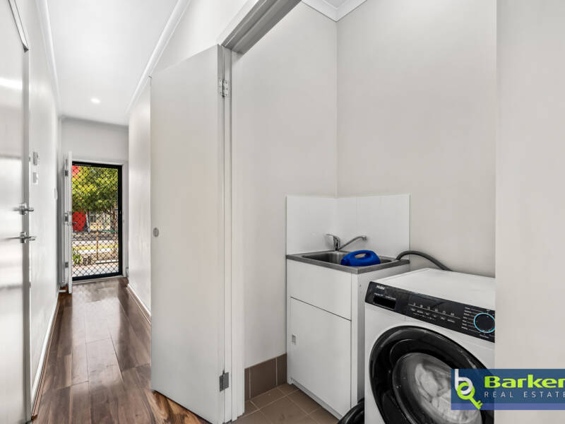 1/8 Fourth Avenue, MAWSON LAKES, SA 5095 AUS