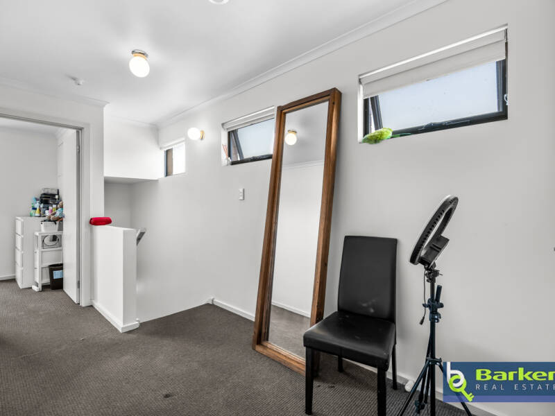 1/8 Fourth Avenue, MAWSON LAKES, SA 5095 AUS
