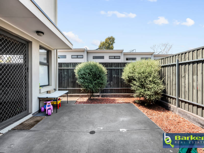 1/8 Fourth Avenue, MAWSON LAKES, SA 5095 AUS