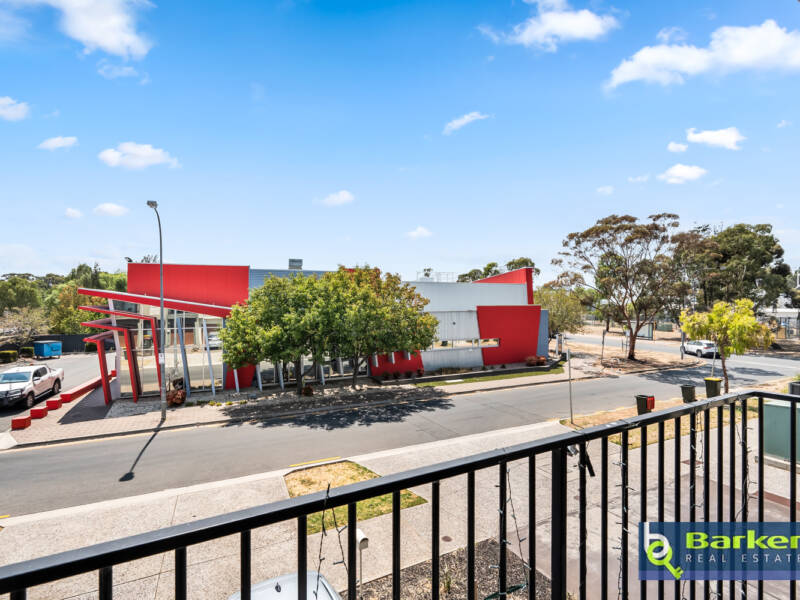 1/8 Fourth Avenue, MAWSON LAKES, SA 5095 AUS