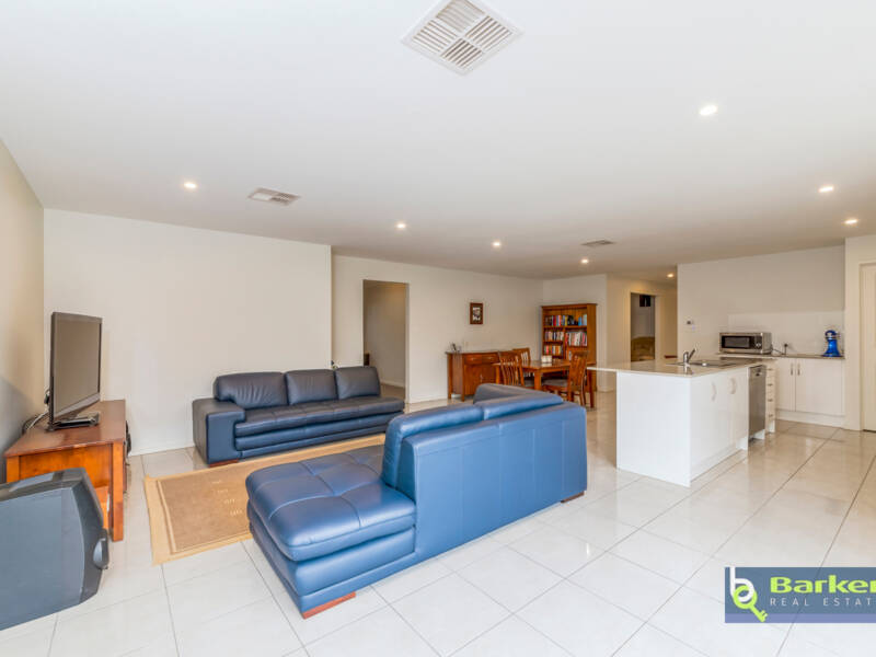 32 Scarlet Avenue, MUNNO PARA, SA 5115