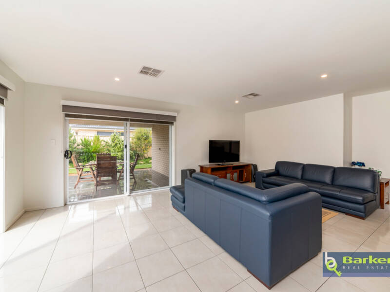 32 Scarlet Avenue, MUNNO PARA, SA 5115