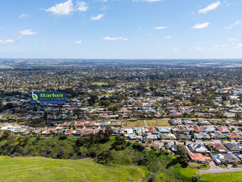 14 Lachlan Drive, CRAIGMORE, SA 5114 AUS