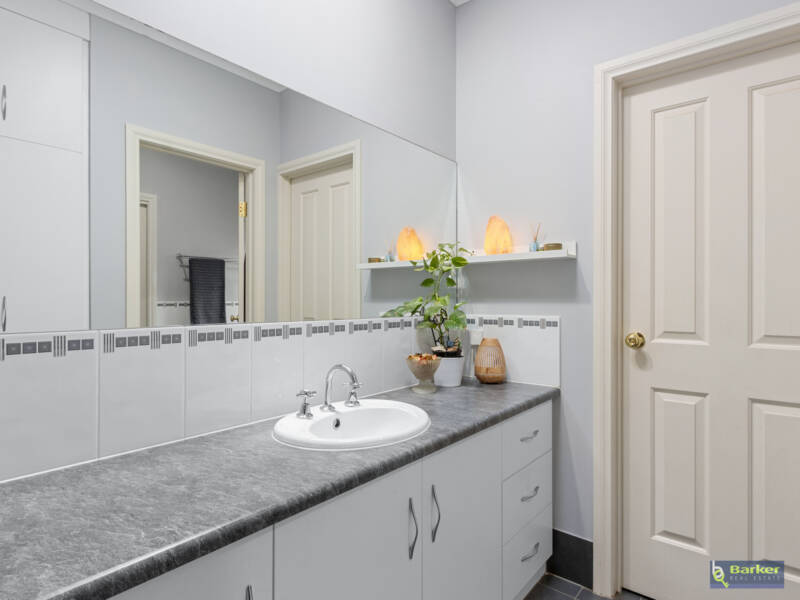 25 Para Para Close, GAWLER WEST, SA 5118 AUS