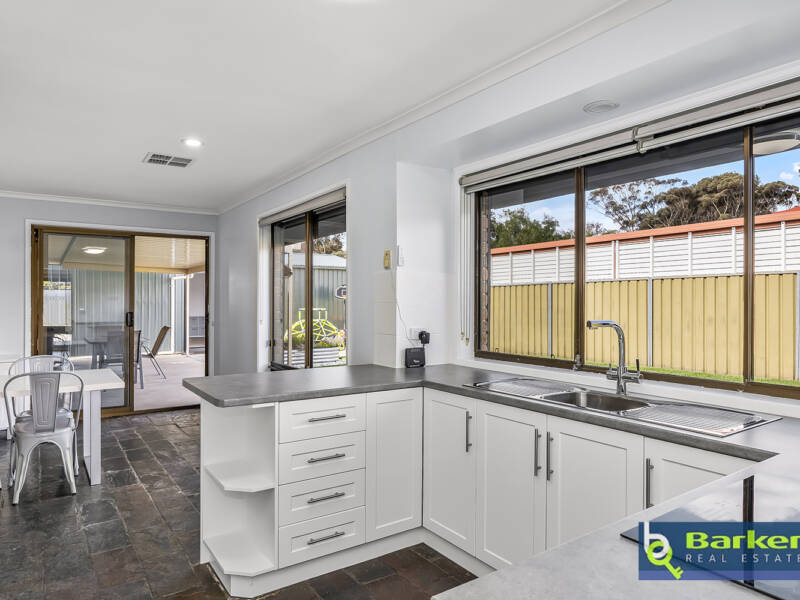 51 Jedna Close, CRAIGMORE, SA 5114 AUS