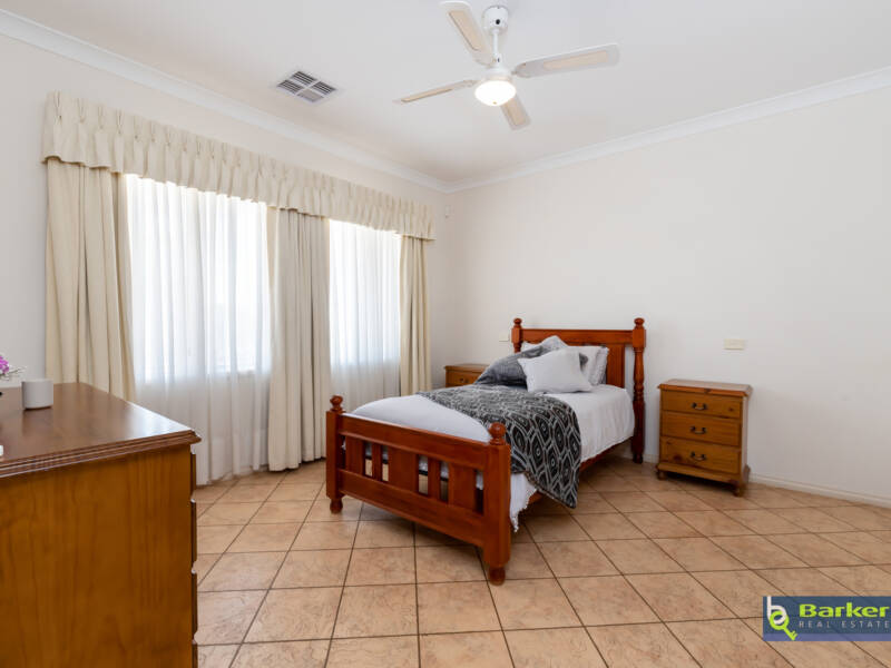 32 Traminer Drive, ANGLE VALE, SA 5117 AUS
