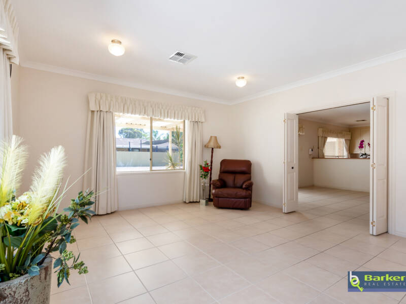 32 Traminer Drive, ANGLE VALE, SA 5117 AUS