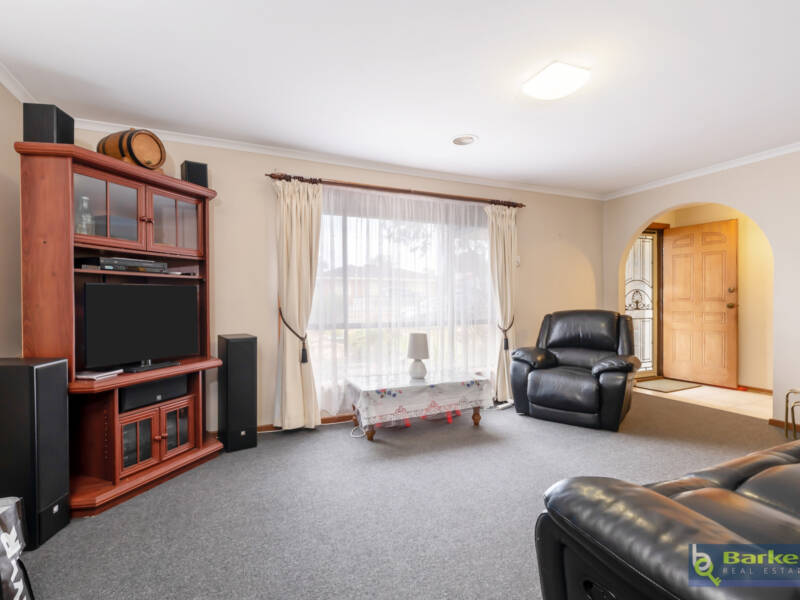 27 Nicholls Crescent, BURTON, SA 5110 AUS