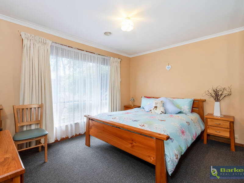 27 Nicholls Crescent, BURTON, SA 5110 AUS