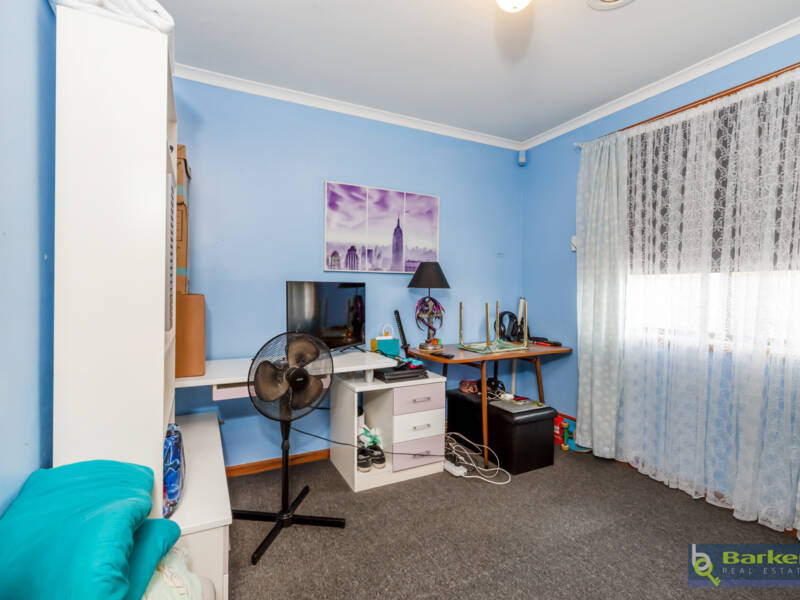 27 Nicholls Crescent, BURTON, SA 5110 AUS