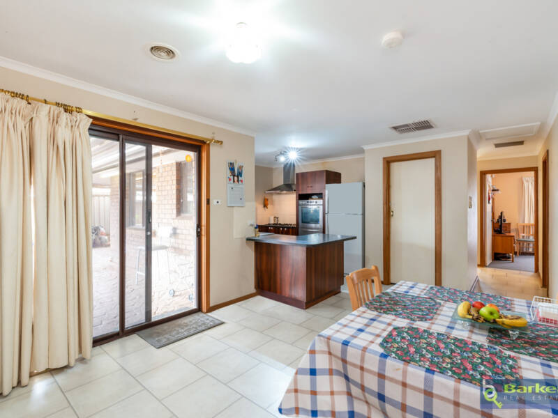 27 Nicholls Crescent, BURTON, SA 5110 AUS