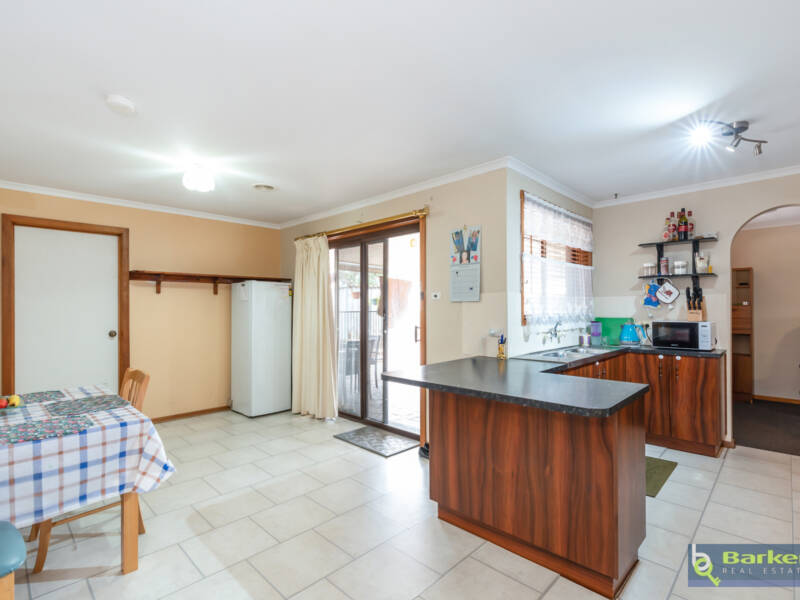 27 Nicholls Crescent, BURTON, SA 5110 AUS