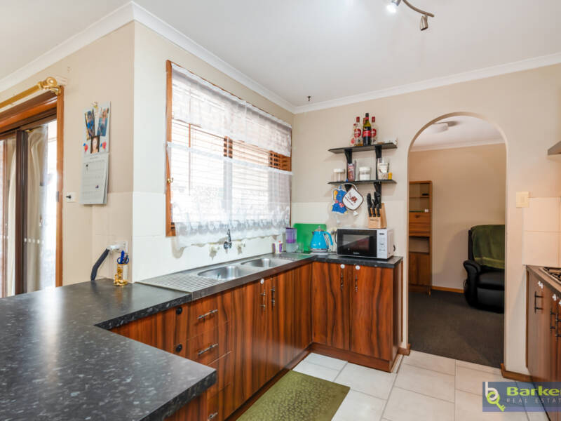 27 Nicholls Crescent, BURTON, SA 5110 AUS