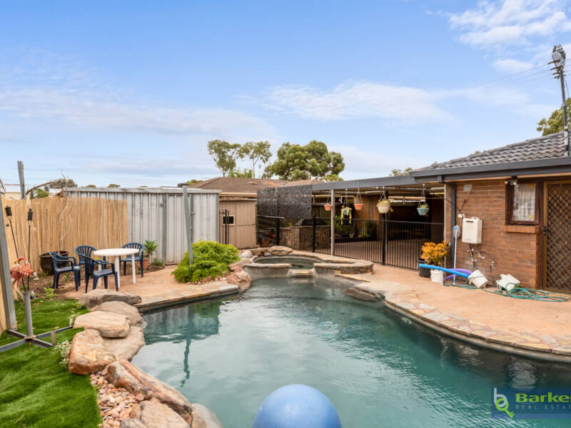 27 Nicholls Crescent, BURTON, SA 5110 AUS
