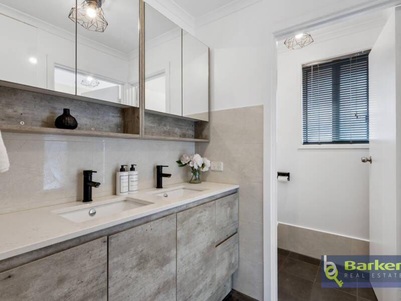 1 Falcon Drive, HEWETT, SA 5118 AUS