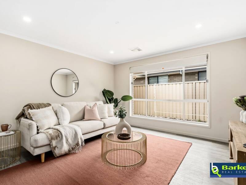19 Geoff Road, MUNNO PARA WEST, SA 5115 AUS