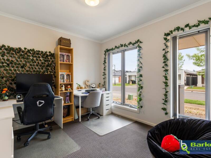 21 Mclaren Street, EVANSTON GARDENS, SA 5116 AUS