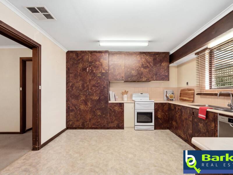31 Kanimbla Crescent, CRAIGMORE, SA 5114 AUS