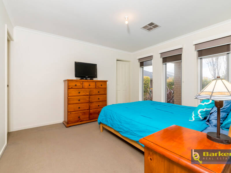 32 Scarlet Avenue, MUNNO PARA, SA 5115