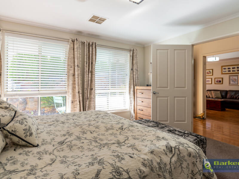 33 Thompson Circuit, EVANSTON PARK, SA 5116 AUS
