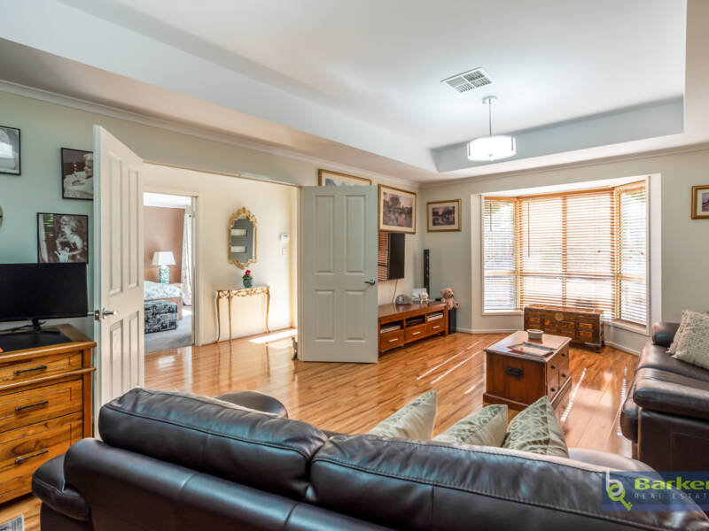 33 Thompson Circuit, EVANSTON PARK, SA 5116 AUS