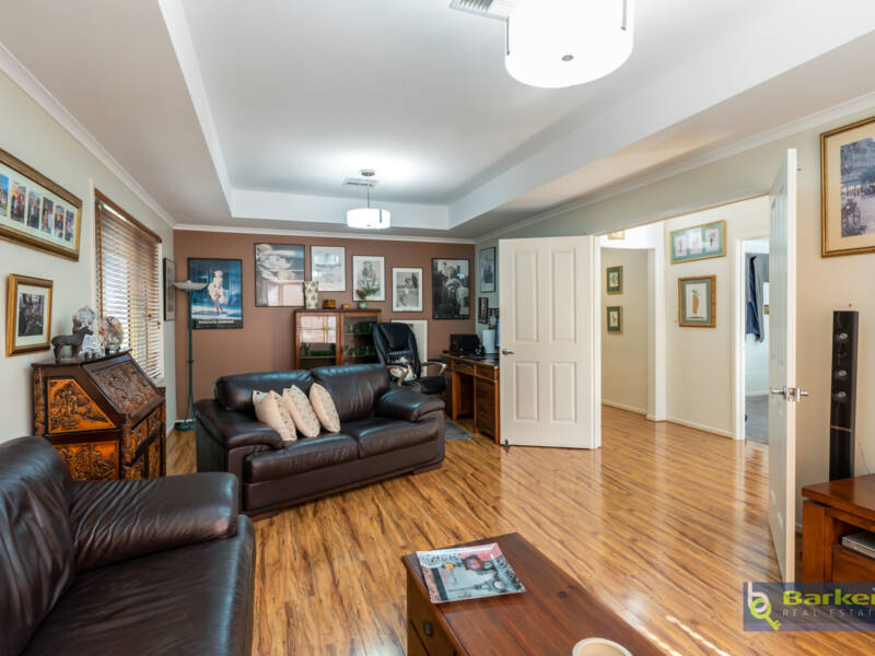 33 Thompson Circuit, EVANSTON PARK, SA 5116 AUS
