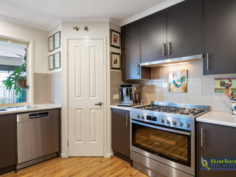33 Thompson Circuit, EVANSTON PARK, SA 5116 AUS