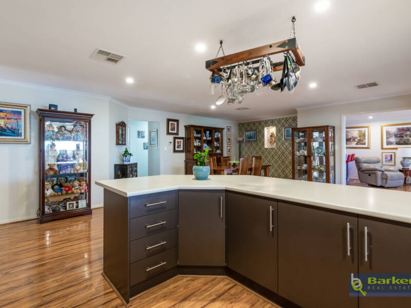 33 Thompson Circuit, EVANSTON PARK, SA 5116 AUS