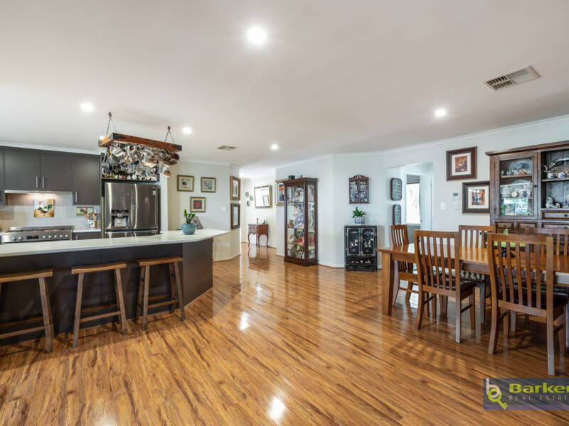 33 Thompson Circuit, EVANSTON PARK, SA 5116 AUS