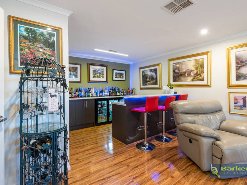 33 Thompson Circuit, EVANSTON PARK, SA 5116 AUS