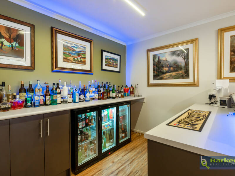 33 Thompson Circuit, EVANSTON PARK, SA 5116 AUS