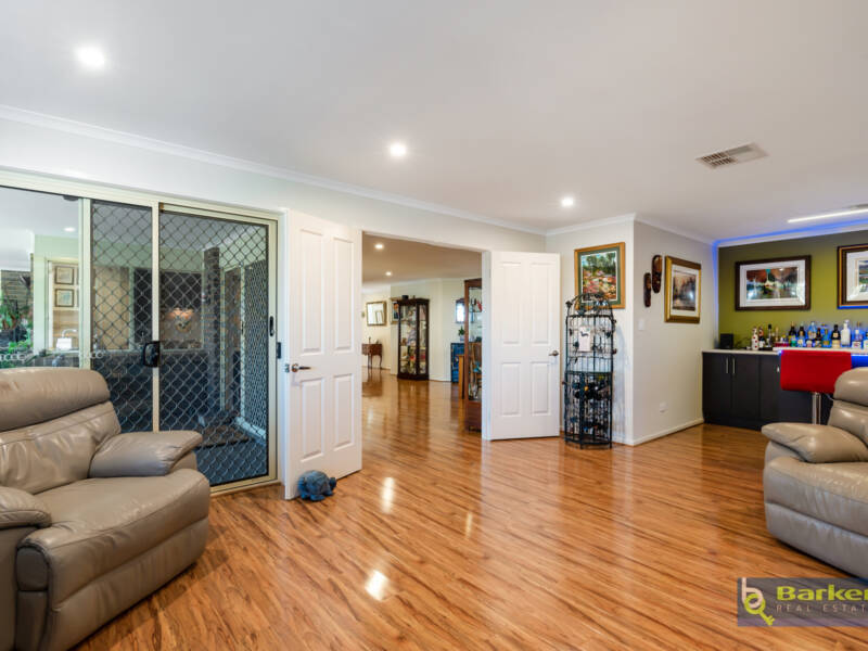 33 Thompson Circuit, EVANSTON PARK, SA 5116 AUS