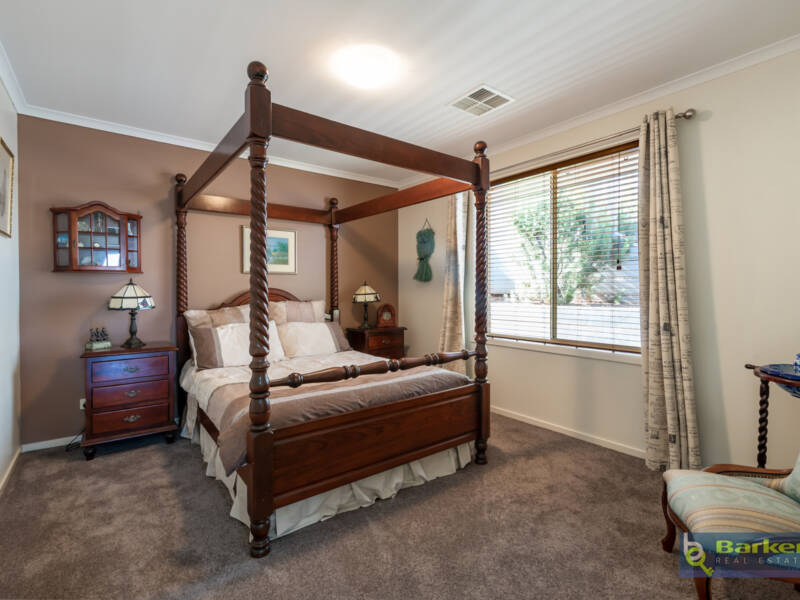 33 Thompson Circuit, EVANSTON PARK, SA 5116 AUS