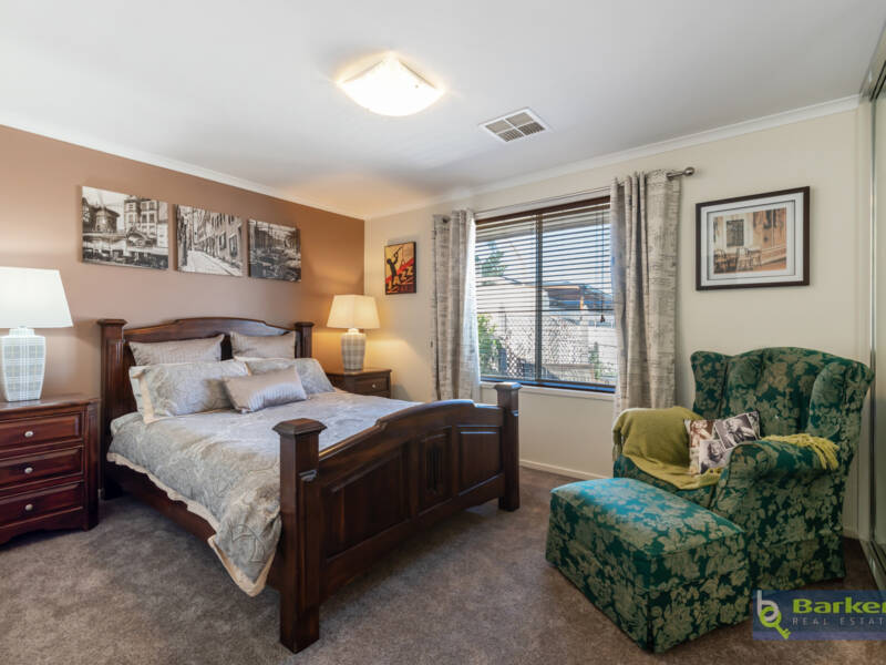 33 Thompson Circuit, EVANSTON PARK, SA 5116 AUS
